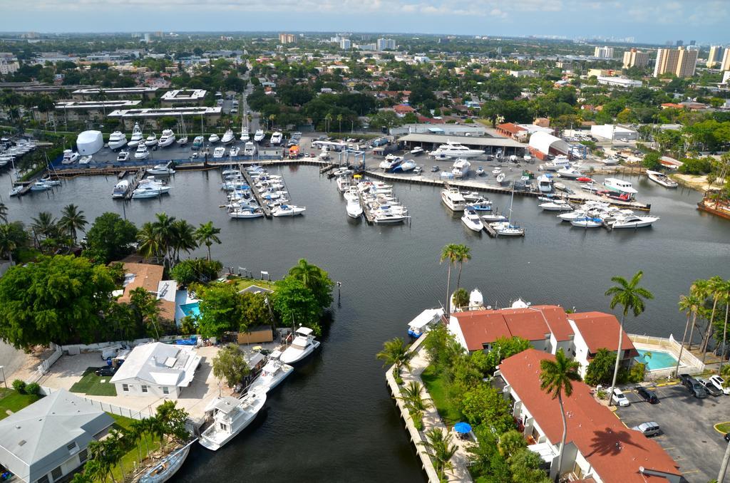 Riviera Apartments At Marina & Tower Miami Exterior foto